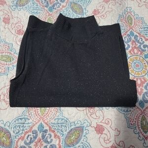 Women’s Sleeveless Turtleneck Top Black